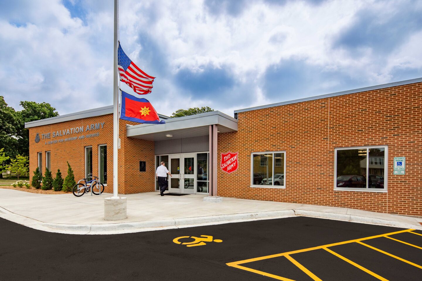 Salvation Army Oshkosh Main Entry with flag pole